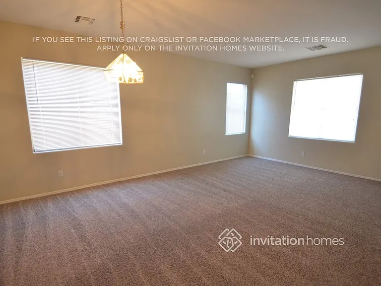 6417 S 23rd Dr — Photo 3