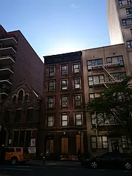 422 West 57th Street in Hell&#39;s Kitchen