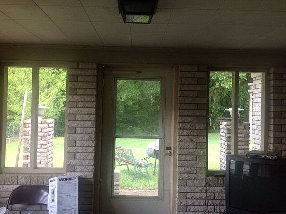 4th image of 107 Shady Ln