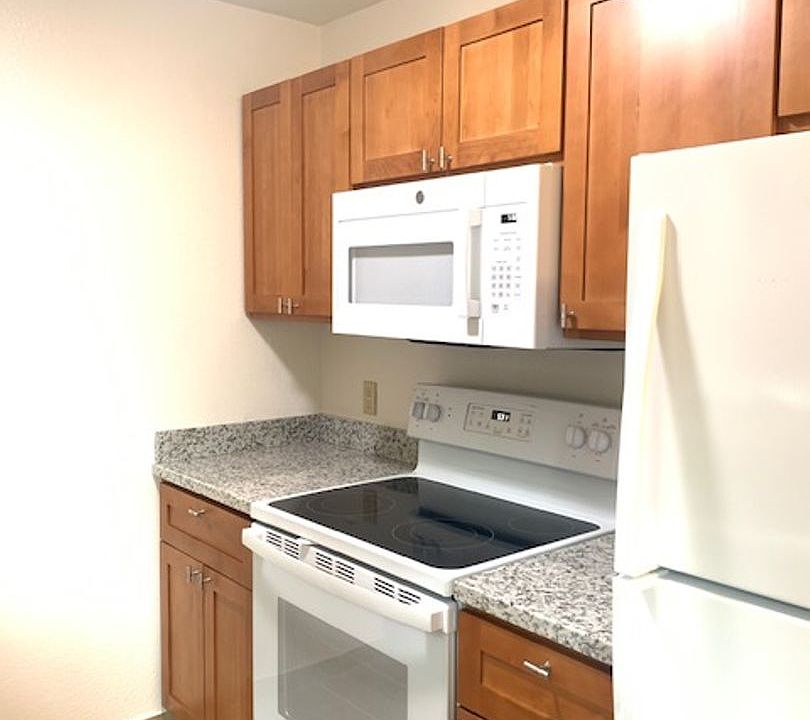1st image of 268 Douglas St #286I