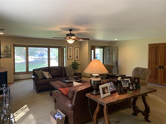 4th image of 942 Lassen View Dr