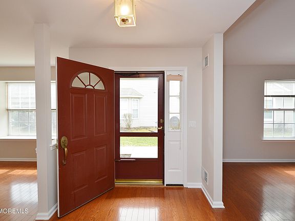 4th image of 2791 Meadow Lake Drive