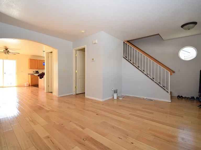 874 E Forest Park Ct — Photo 2