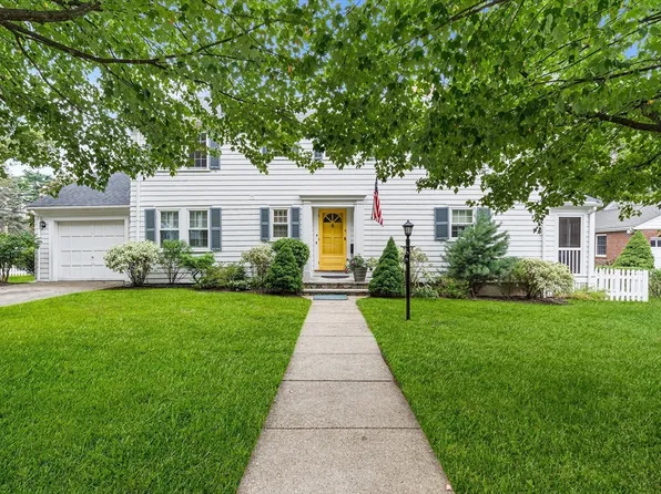 4 Oakland Cir, Winchester, MA 01890