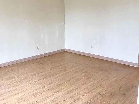 3rd image of 26148 Cypress Ave