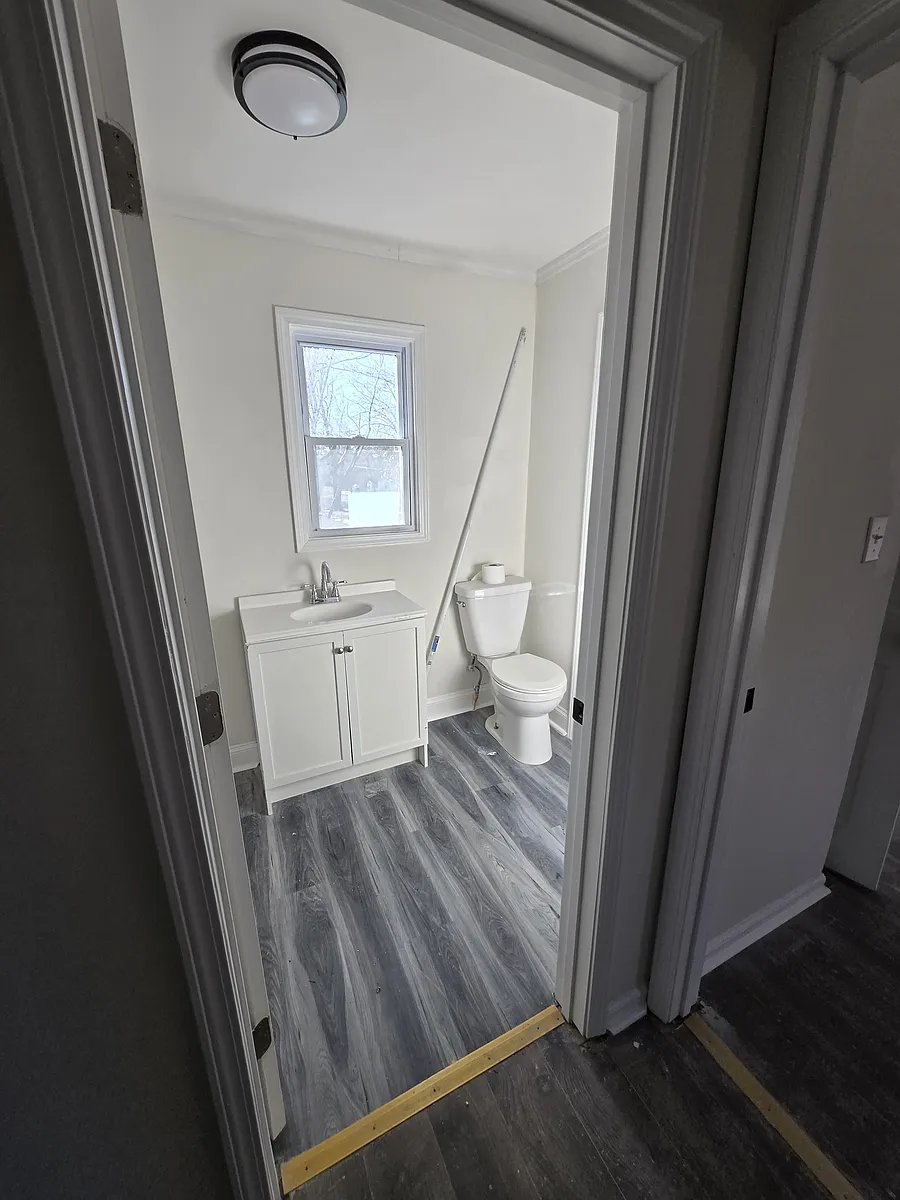 Building Photo - 503 N Orange St #1