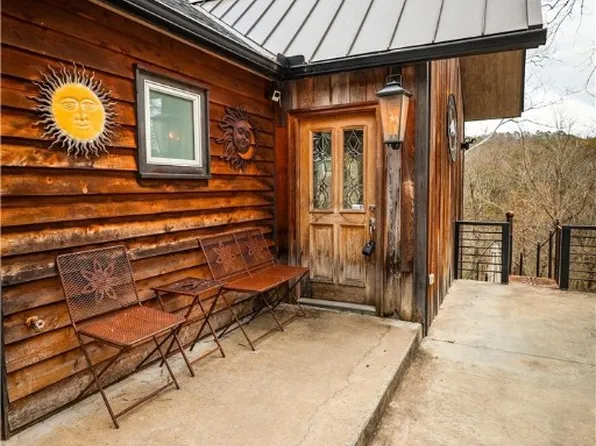 37 Hillside Ave, Eureka Springs, AR 72632