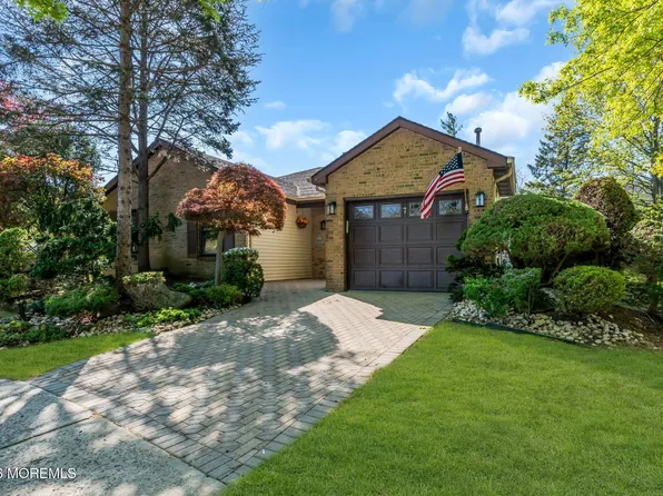 7 Avon Court, Marlboro, NJ 07746