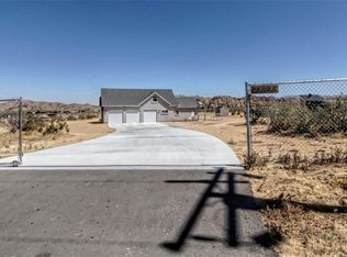 24686 Yucca Loma Rd, Apple Valley, CA 92307