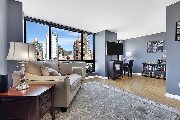 Rented by Cooper & Cooper Real Estate | media 53