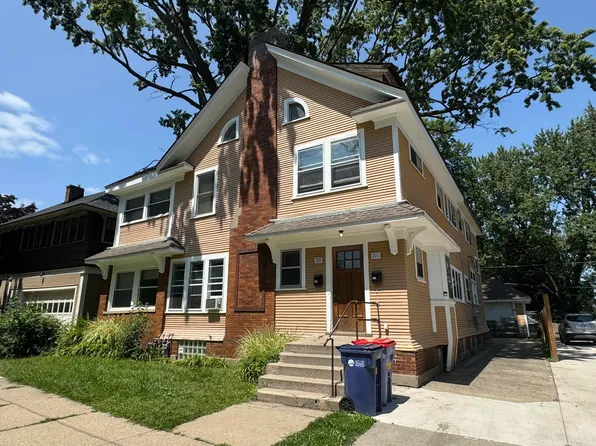 709/711 Hawthorne St NE, Grand Rapids, MI 49503