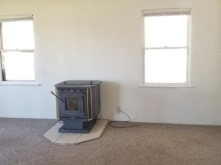 2910 N Middleton Rd — Photo 3
