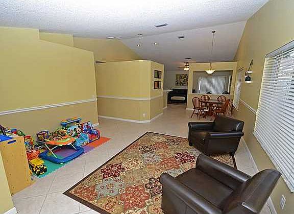 4th image of 1604 Salerno Cir