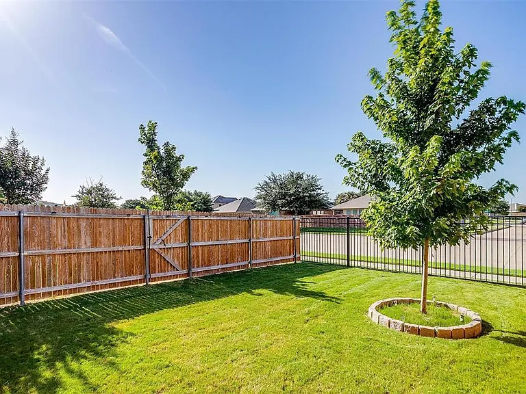 1313 Summerset Ln — Photo 28