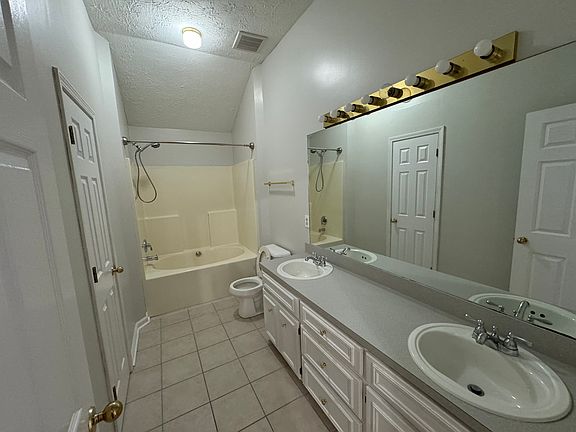 5th image of 501 Mount Airy Dr