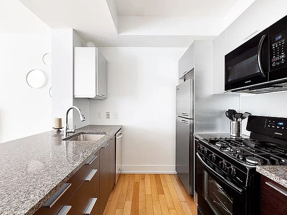 5th image of 350 W 42nd St APT 14J