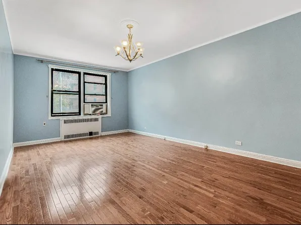 69-40 Yellowstone Boulevard image 8 of 21