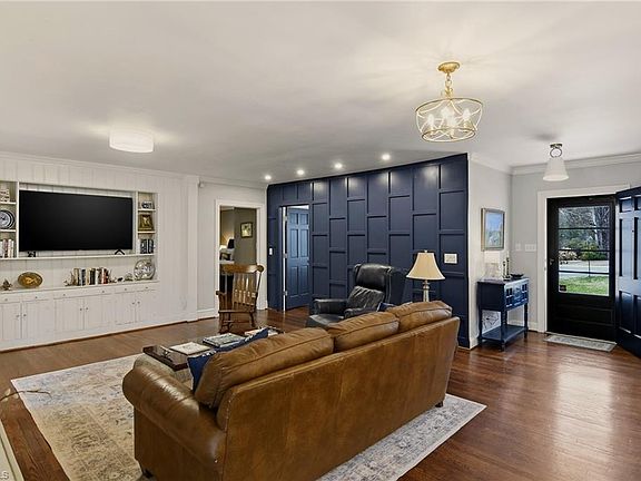 4th image of 849 Chester Rd