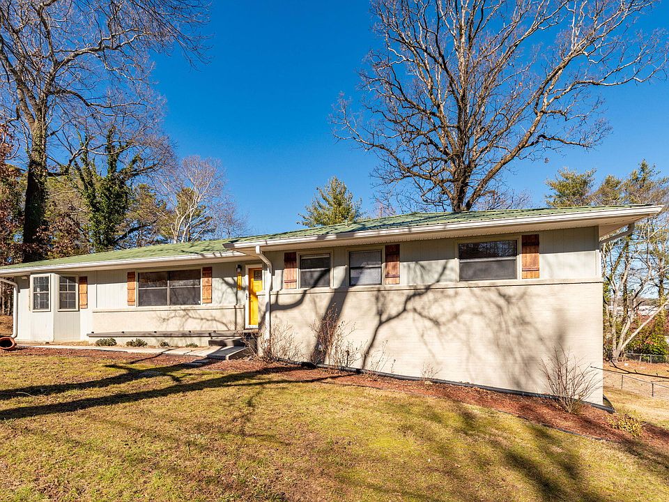 1st image of 1115 Clermont Dr