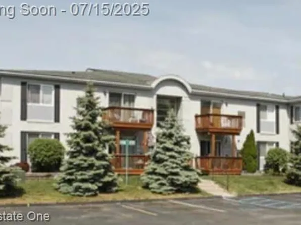 1762 Fort St #27, Trenton, MI 48183
