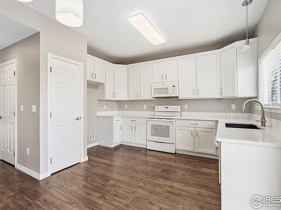 5th image of 1009 Lochmore Pl