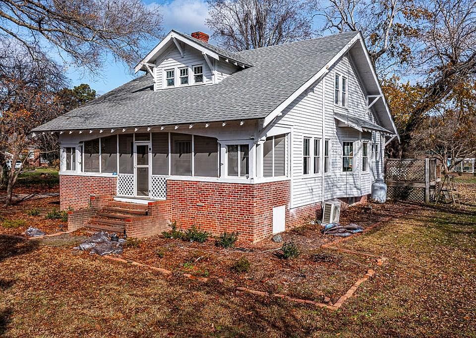 1st image of 109 Courthouse Rd