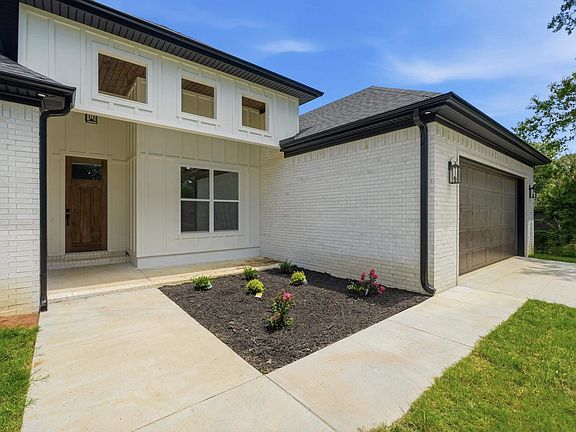 4th image of 39 Church Cir