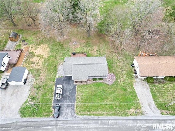2nd image of 608 S Park Dr