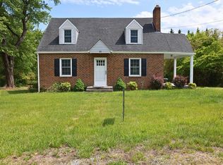 32 Upland Dr, Salem, VA 24153