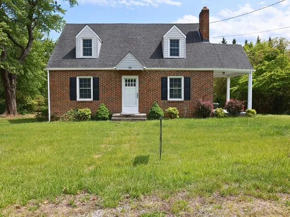 32 Upland Dr, Salem, VA 24153