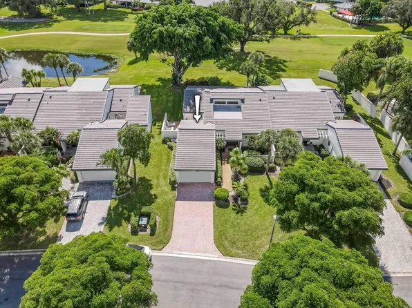 3 Brentwood Drive, Boynton Beach, FL 33436