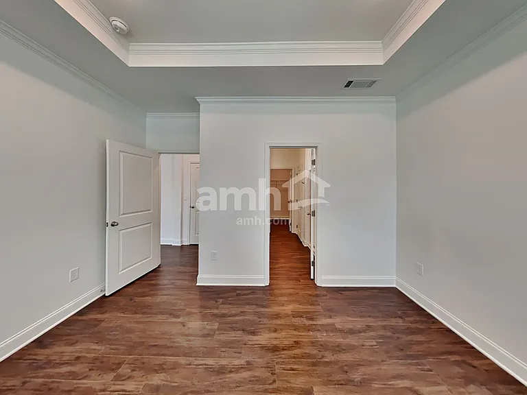 5233 Blue Mountain Dr — Photo 15