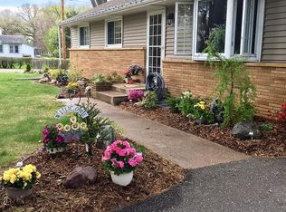 1809 Birmingham St N, Maplewood, MN 55109