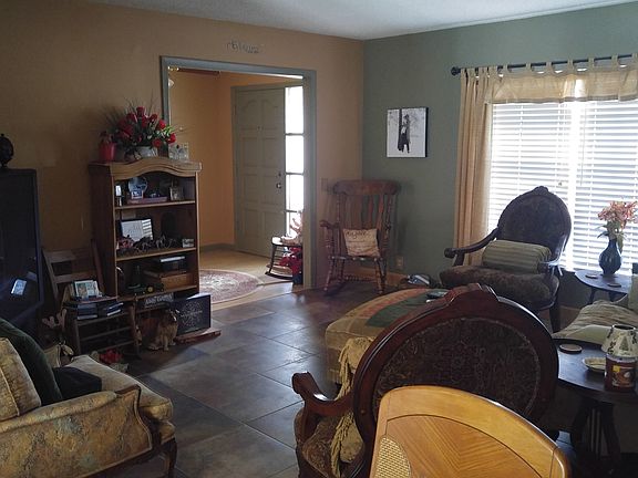2nd image of 119 Lake Ring Dr