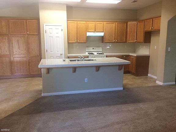 3rd image of 1947 W Berkshire Ln