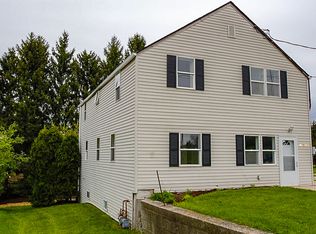 S15W22446 Arcadian Ave, Town Of Waukesha, WI 53186