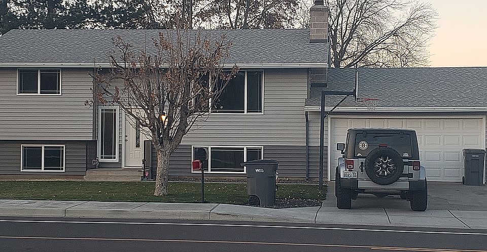 1st image of 5926 W Metaline Ave