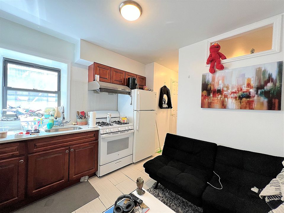 1st image of 79 Chrystie St #9