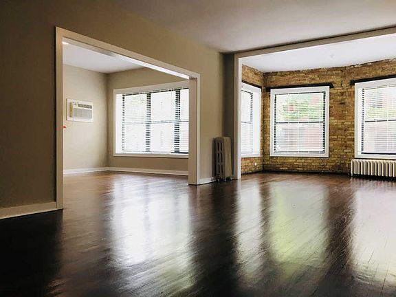2nd image of 717 W Cornelia Ave APT 1