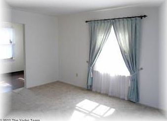 4th image of 3256 Hillcroft Ave SW