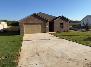 309 Garland St, Bells, TX 75414