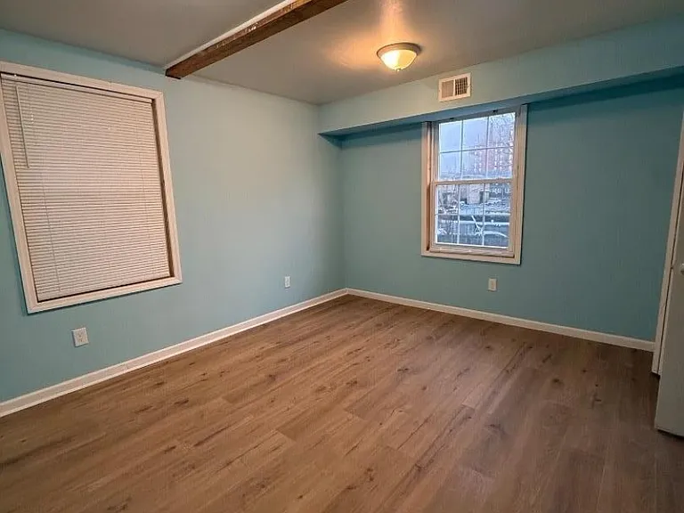 56 Cummings St — Photo 4