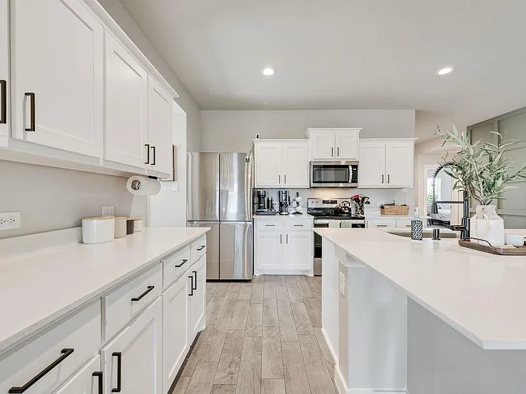 1513 Hulen Park Trl — Photo 10
