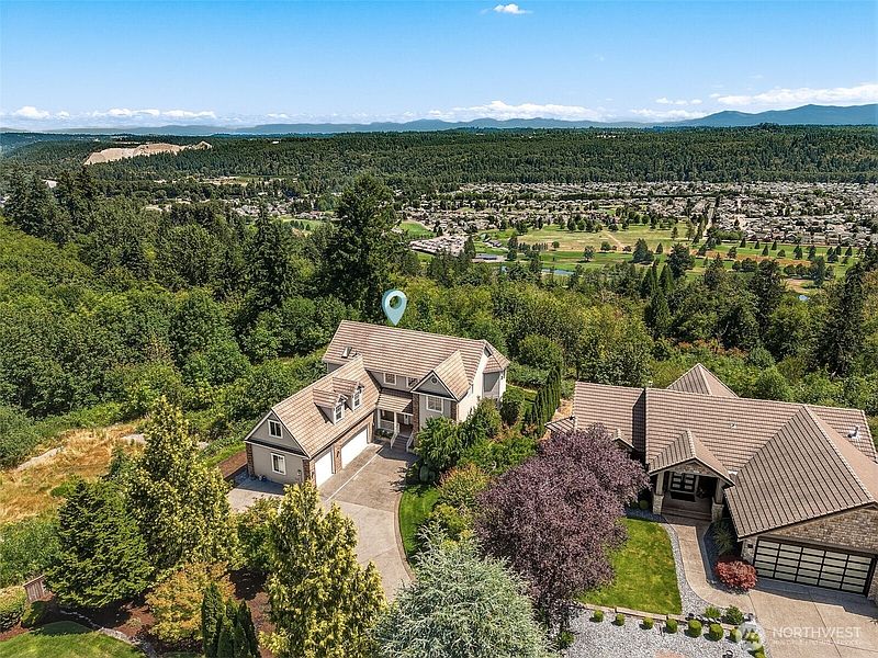 4th image of 15701 136th Avenue Ct E