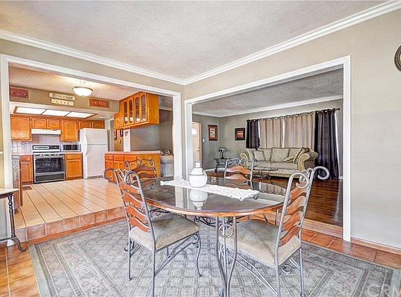 5th image of 1816 W Doublegrove St