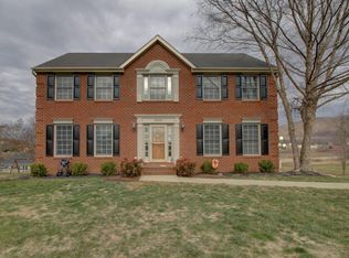 2900 Edgefield Dr, Vinton, VA