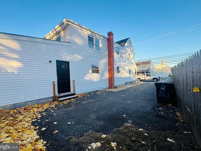 401 Bluebell Rd #B — Photo 11