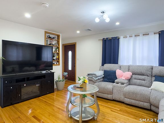 5th image of 90 Seymour St