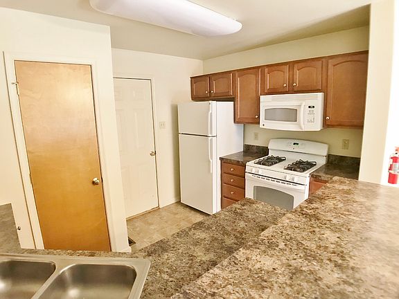 3rd image of 865 Galen Dr