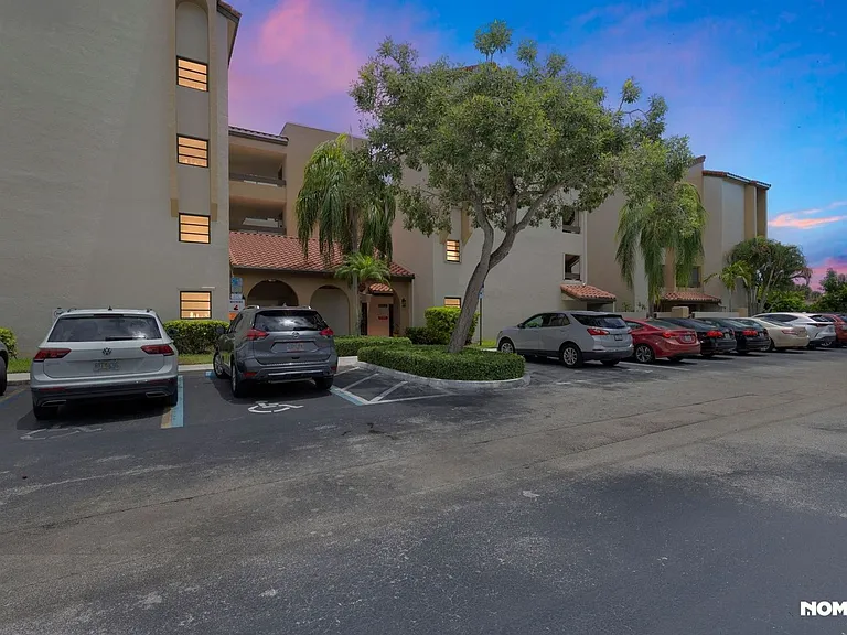 8827 SW 123rd Ct #105 — Photo 37